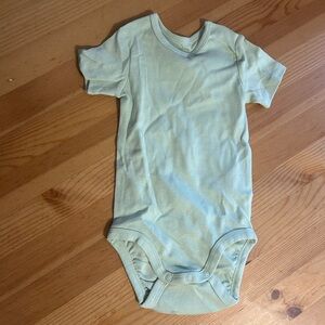 Green baby onesie 6-9 months